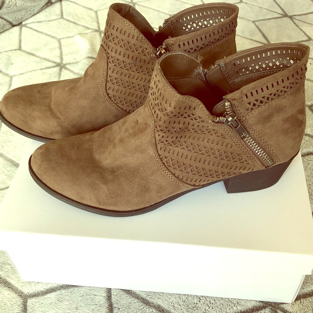 Fall Booties with zipper - size 8 women’s shoe
